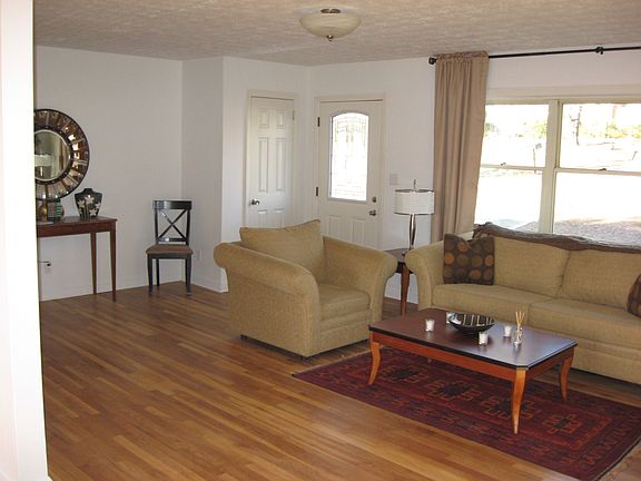 5th image of 2941 Birchwood Way SW