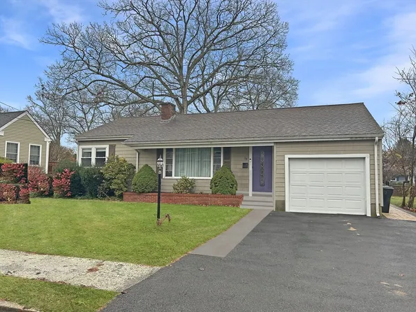 38 Richfield St, Dartmouth, MA 02747