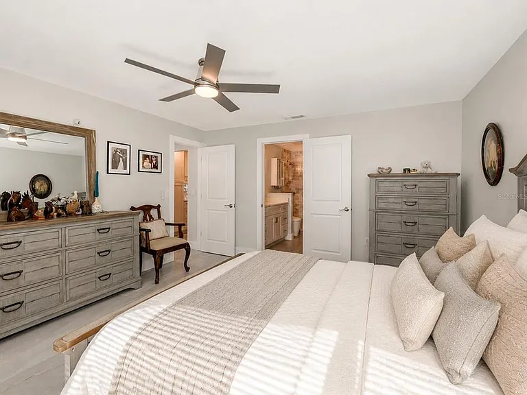 131 Whispering Sands Cir #V-33 — Photo 23