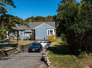367 Old Fall River Rd, Dartmouth, MA 02747