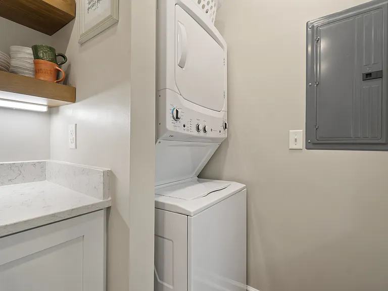 5276 Elston Ln — Photo 10