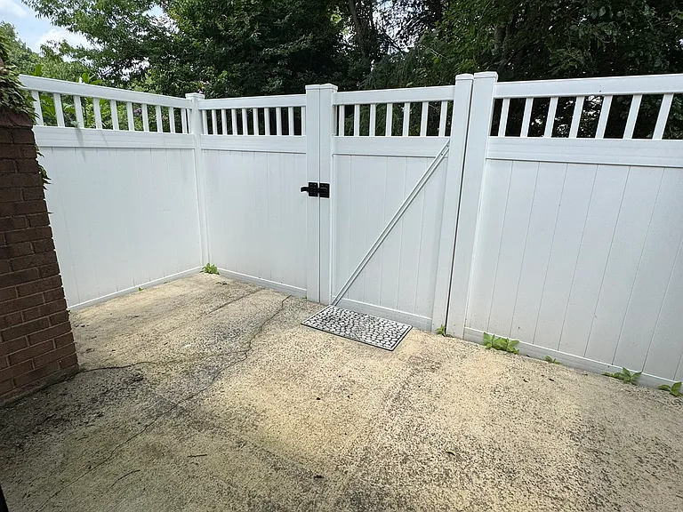 7801 Renaissance Ct — Photo 27