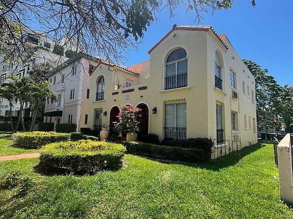 2nd image of 226 Sidonia Ave APT 1