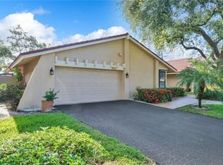 661 Hollows Cir, Deerfield Beach, FL 33442