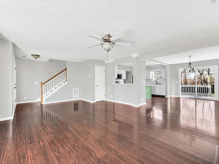 121 Deer Ridge Ln — Photo 12