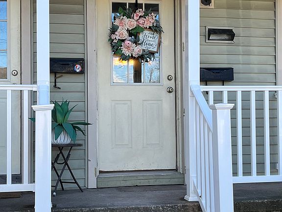 2nd image of 119 W Water St #1