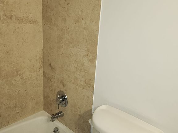 Guest Full Bathroom
