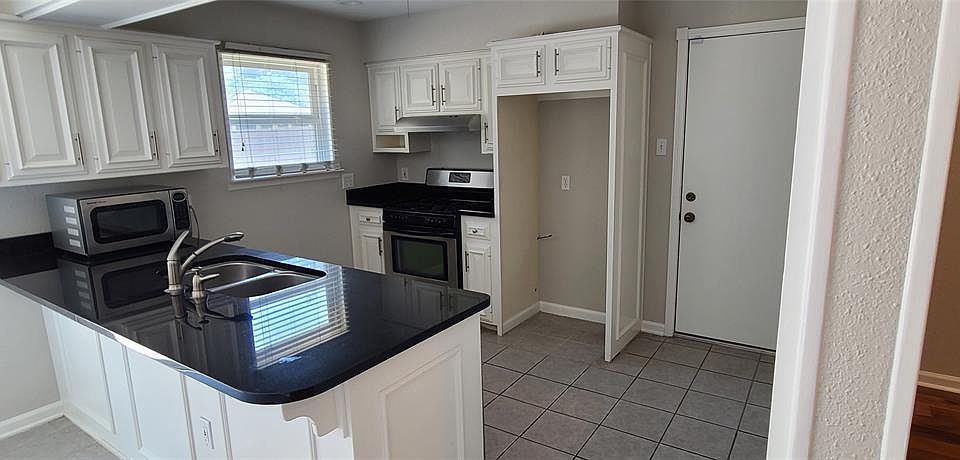 1st image of 713 Ponderosa Dr