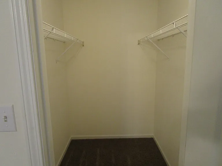 1725 Louise Cir — Photo 23