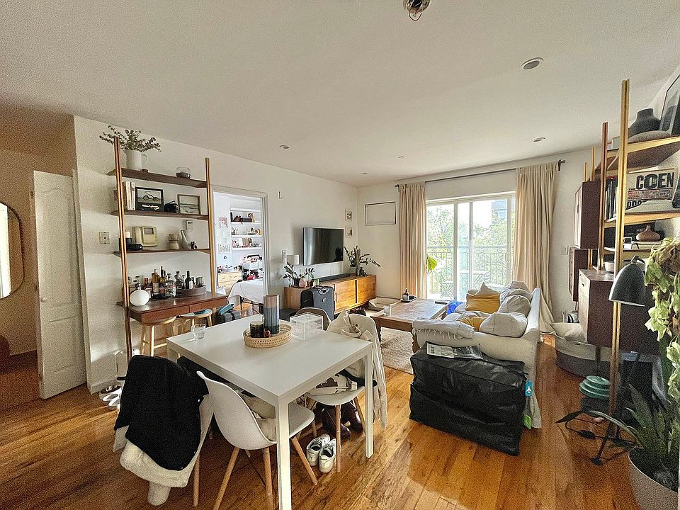 1st image of 571 Warren St #202
