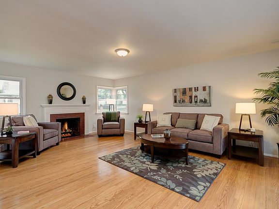 4th image of 221 N Magnolia Ave