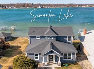 25983 Lake Dr, Elkhart, IN 46514