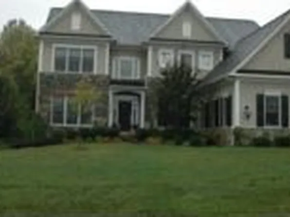 17512 Carlson Farm Dr, Germantown, MD 20874