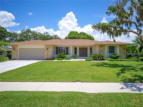 3rd image of 1102 Derian Pl