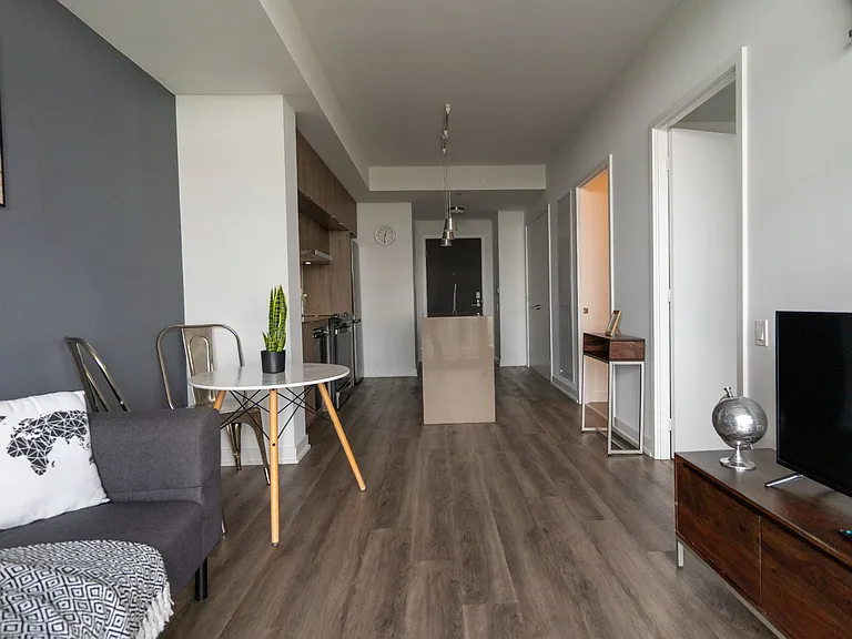 35 Greenfield Ave — Photo 10