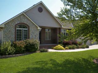 2024 Briarwood Ct, Newton, KS 67114