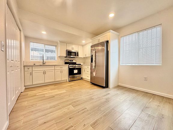 4th image of 308 Oswell St #A