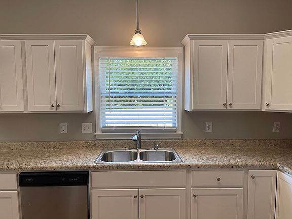 3rd image of 1649 Berkshire Dr