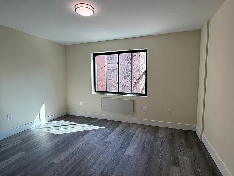 2512 Bronx Park E #G — Photo 9