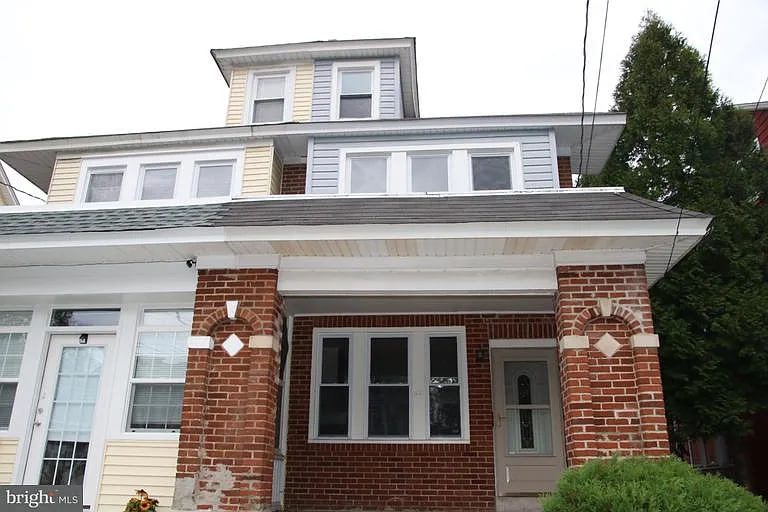 24 Columbia Ave photo 1