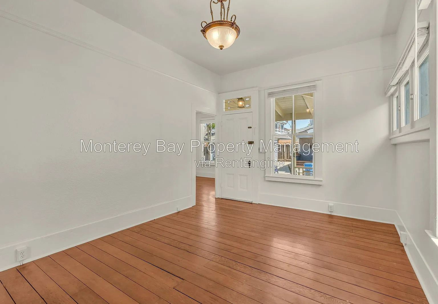 2 bed, 2.0 bath, 896 sqft, $3,995 — Photo 3