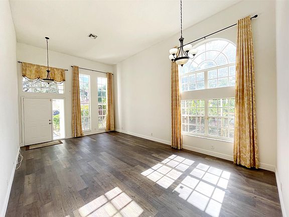 5th image of 2697 NW 70th Avenue