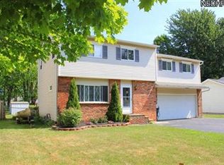 38295 Poplar Dr, Willoughby, OH 44094