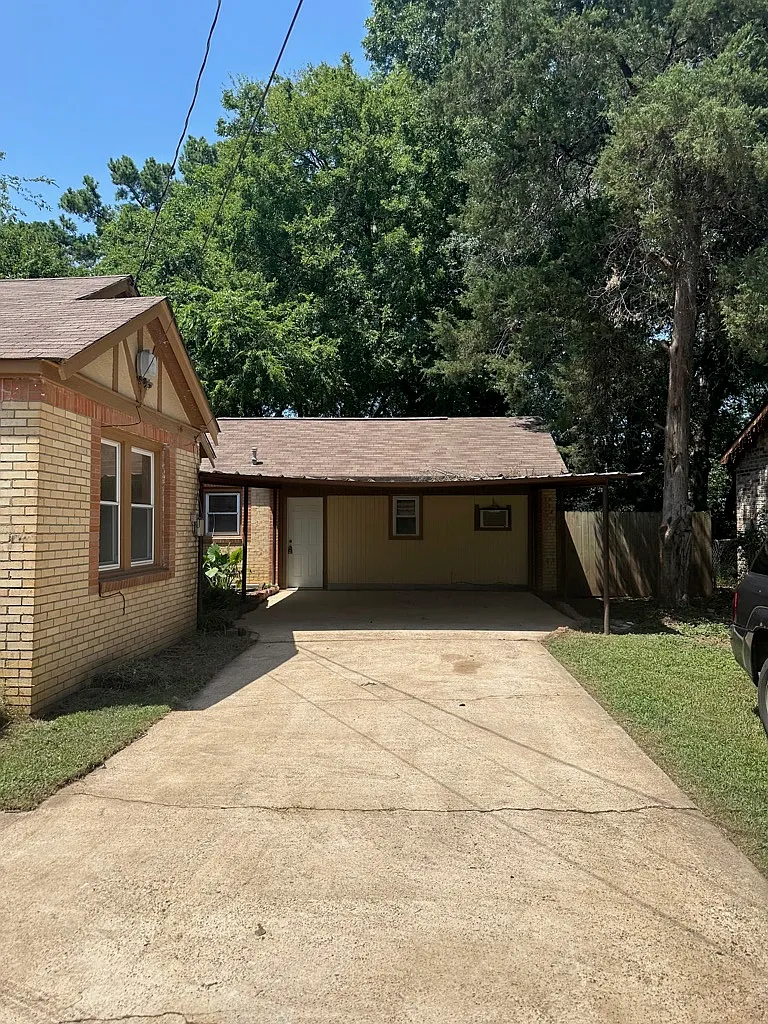 Building Photo - 505 Nolen St