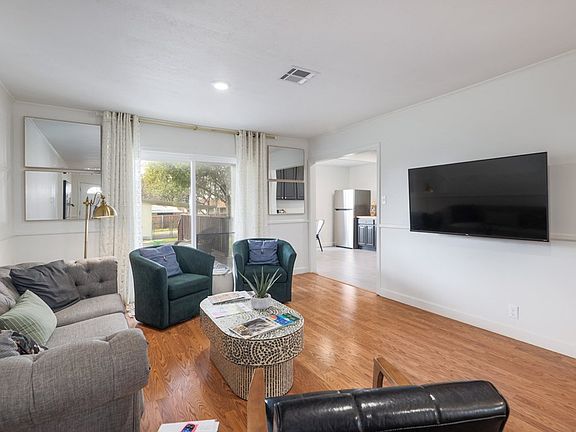 4th image of 309 Glenmoor Dr