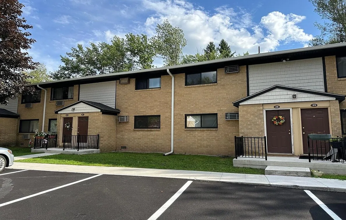 Belle Harbour Apartments — Photo 1