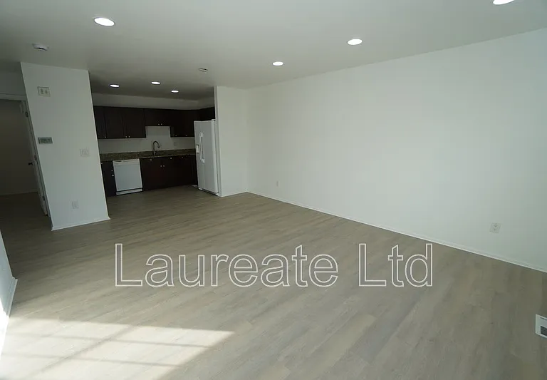 2995 W Yale Ave — Photo 4