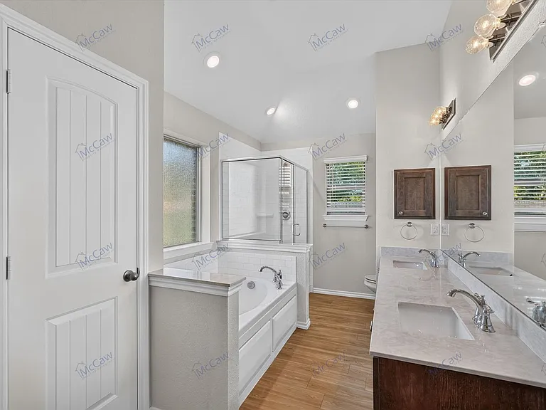 324 Greenhaven Dr — Photo 16