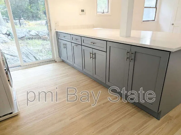 3 Weston St #1 — Photo 9
