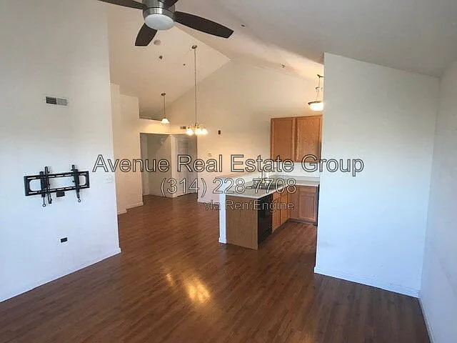 11300 Spring Creek Ln — Photo 8
