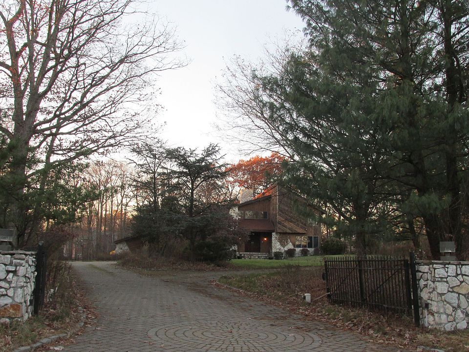 2nd image of 27 Schaffer Rd
