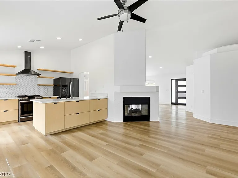 4818 Carefree Dr — Photo 10