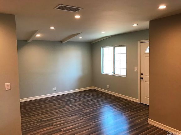 3rd image of 13153 Kagel Canyon St