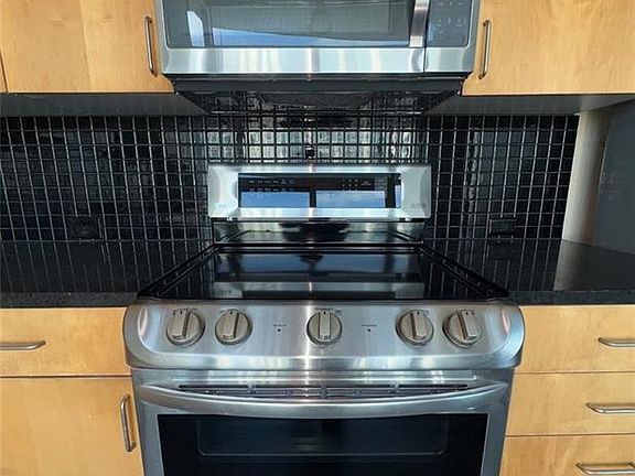 5th image of 250 Pharr Rd Unit 1801