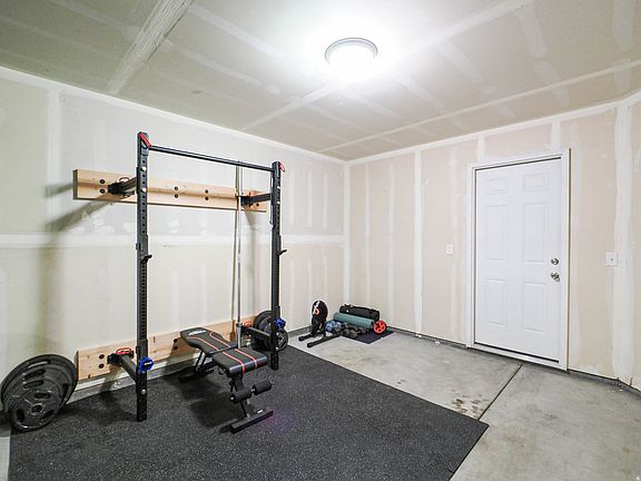 4th image of 8292 S Bellingham Dr