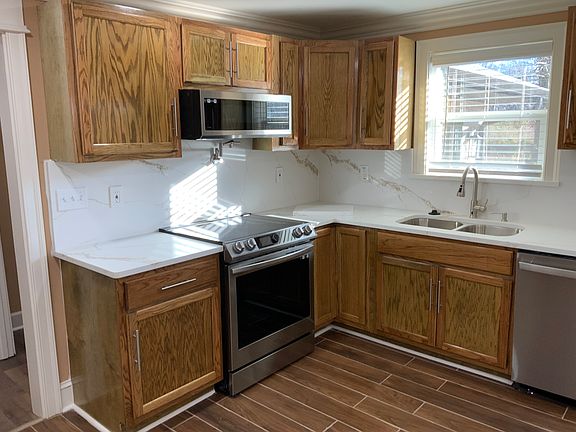 4th image of 501 N Bryant St