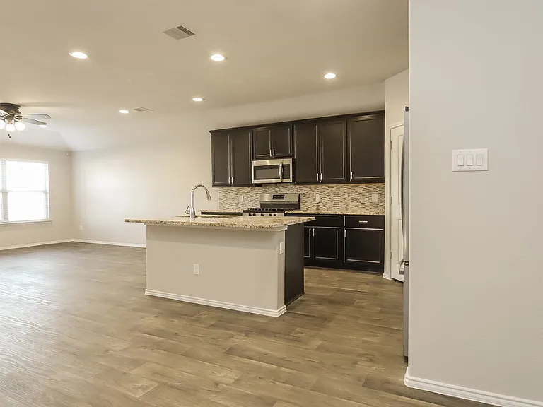 8102 Rose Petals Ln — Photo 6