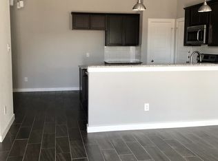1046 W Sierra Vista Ct, Midlothian, TX 76065