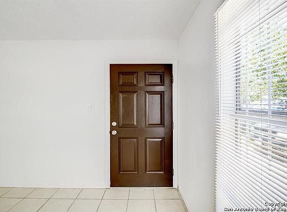 5th image of 3424 Gateway Dr