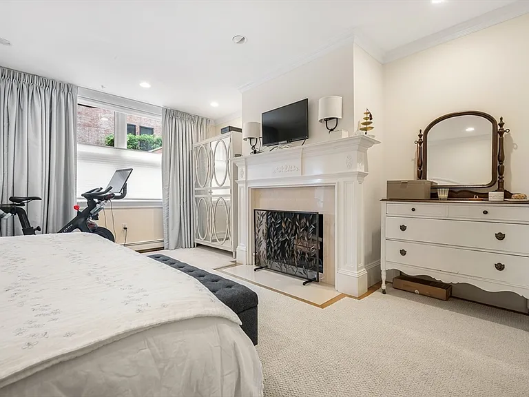 28 Marlborough St #1 — Photo 12