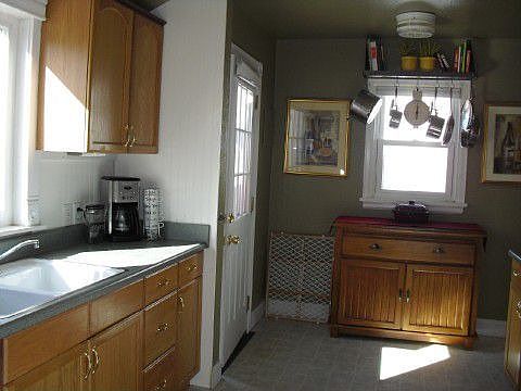 5th image of 829 Acero Ave