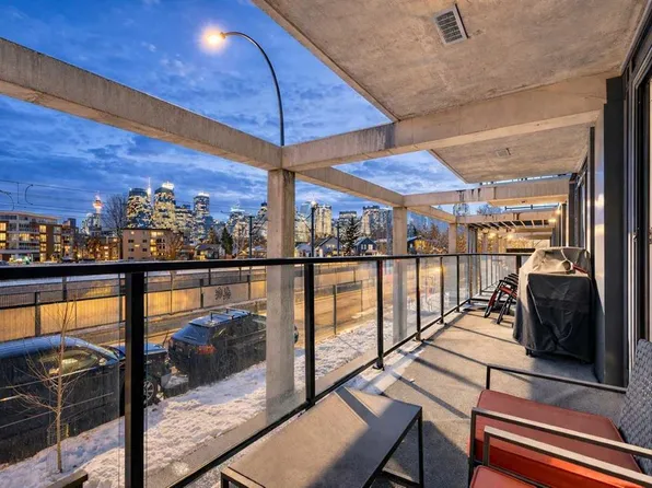 327 E 9a St NW #211, Calgary, AB T2N 1T7