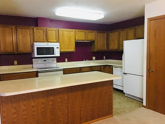 5th image of 1305 Wemple St