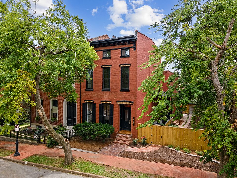 1st image of 916 Hickory St