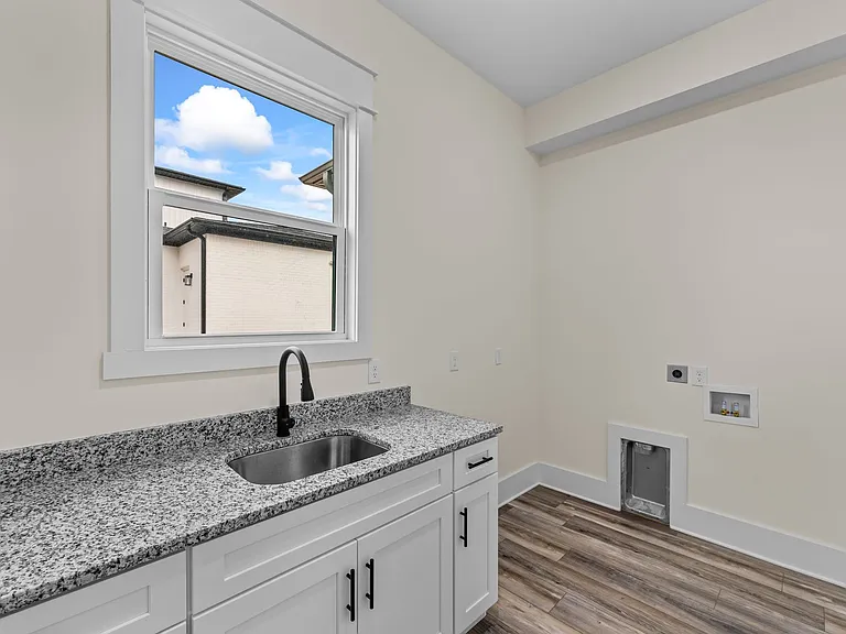 135 Max Lane Dr — Photo 15