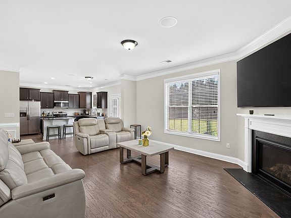 5th image of 222 Santa Ana Way